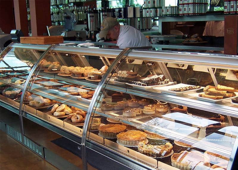 BMD-R-Bakery-display-case-photo-curved-glass-0034.jpg.jpg