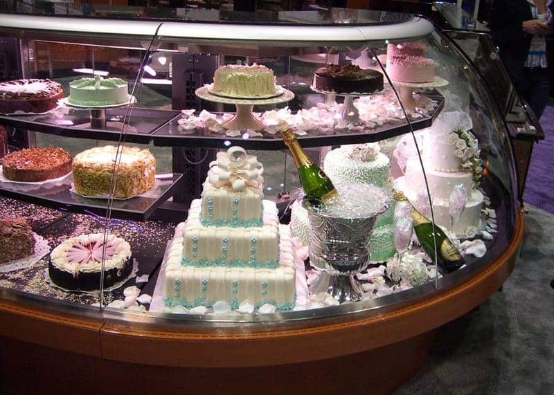 SMD-R-Bakery-display-case-photo-bakery-curved-glass-0002.jpg
