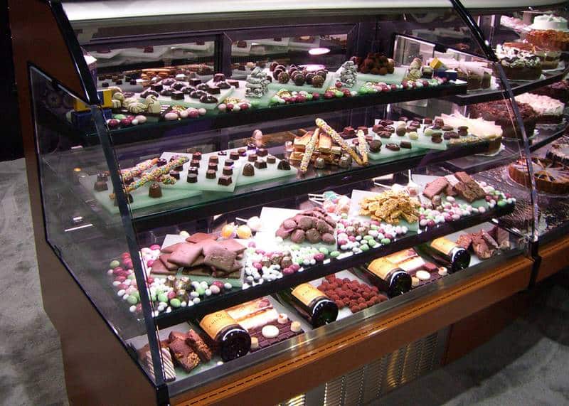 SMD-R-Candy-display-case-photo-bakery-candy-0003.jpg