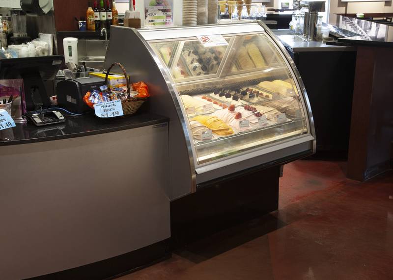 SSD-R-LT-Gelato-display-case-photo-3914.jpg