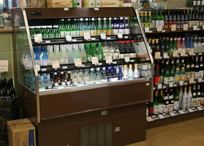 CF-57.75H-display-case-photo-beverage-full view end-0001.jpg