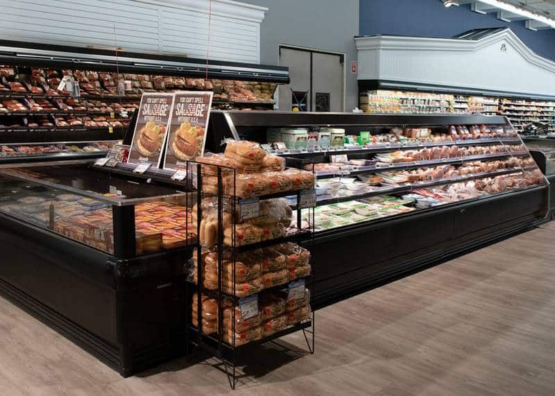 O3.5UM-NRG_OWEZV-display-case-photos-meat-island-FF-27FS-IMG_2671-v2.jpg
